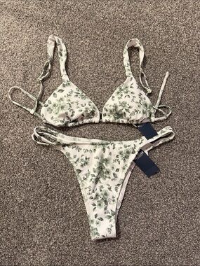 Hollister Green Floral Ribbed Triangle Bikini Set